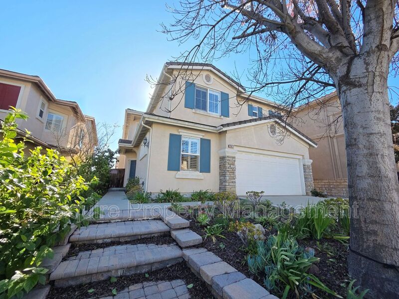 Thousand Oaks House: 2987 Eagles Claw Ave