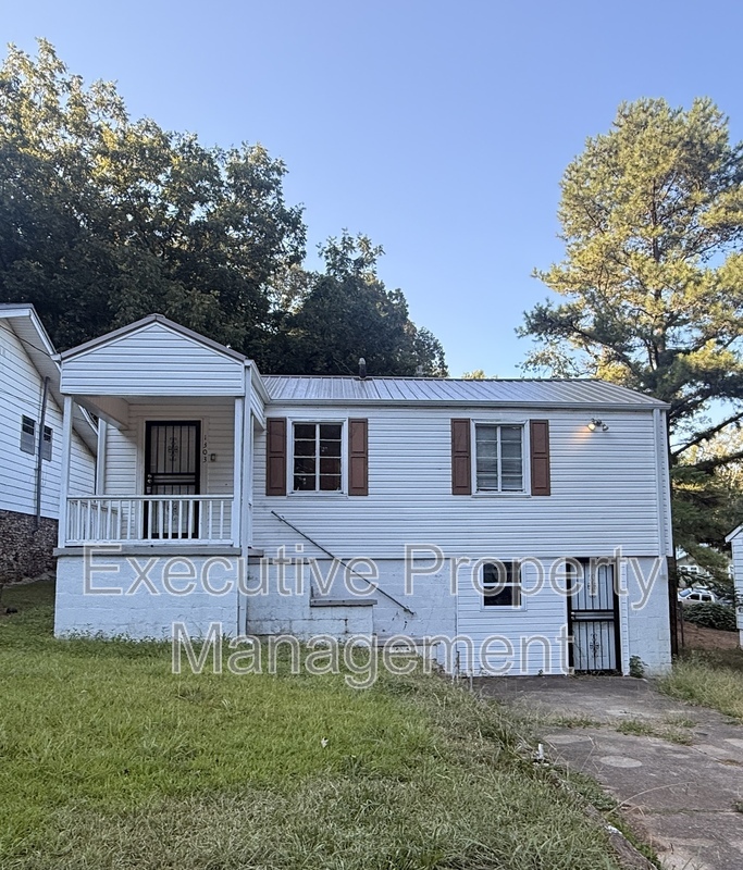 Midfield House: 1303 9th Avenue