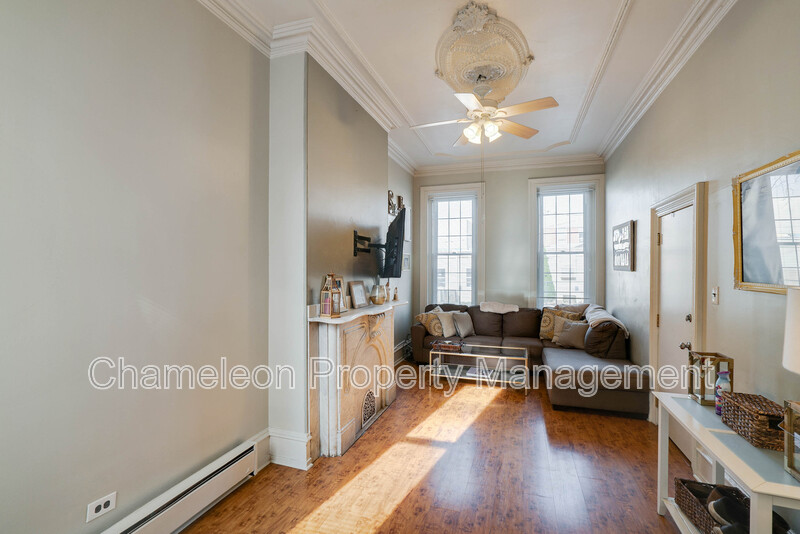 Philadelphia Condo: 929 N 6th St