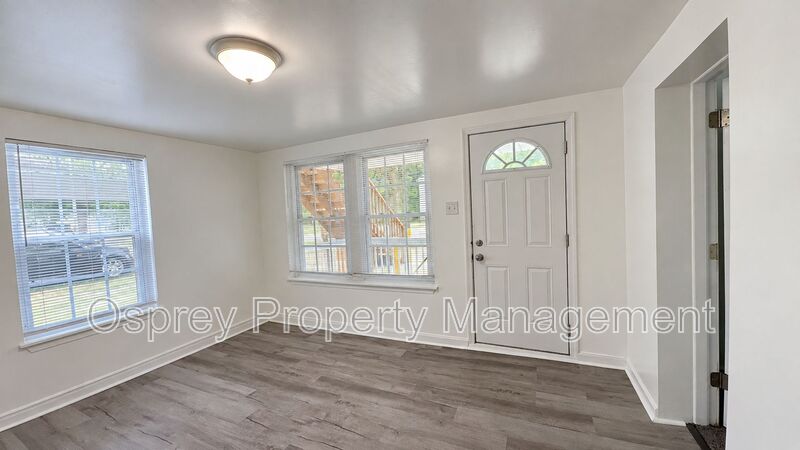 Charming 2-Bedroom, 1-Bath Duplex in the Heart of Virginia Beach! - Photo 5
