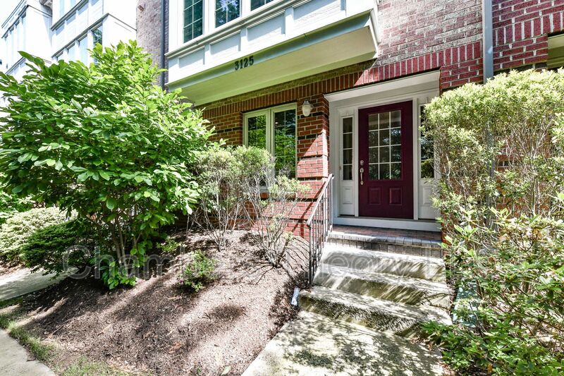 Fairfax House: 3125 Blue Barn Way