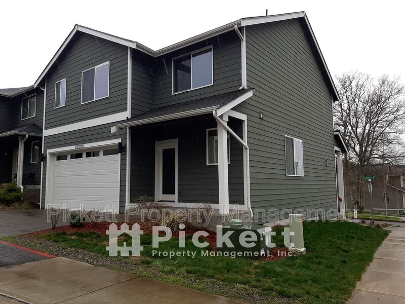 Bremerton House: 1004 Samara St