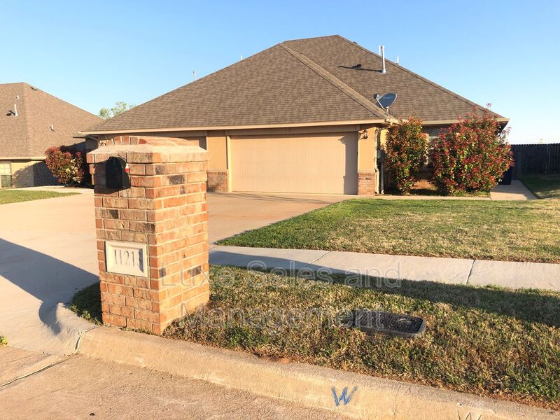 Yukon House: 11213 Coachmans Road