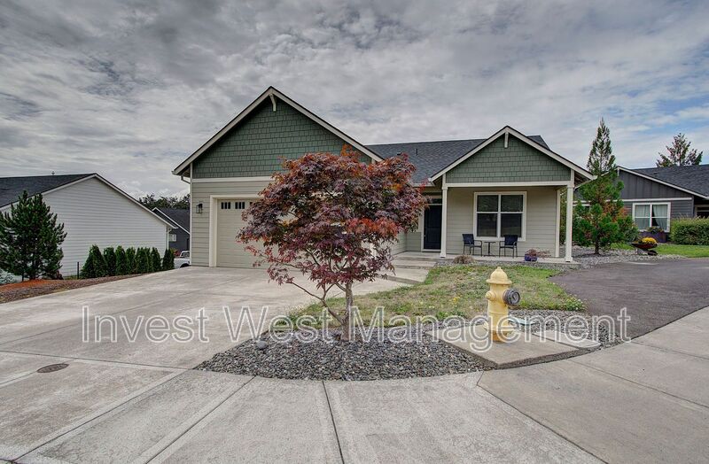 Washougal House: 1651 52nd Court