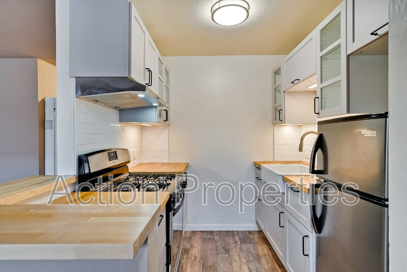 Mountain View Condo: 1084 Wentworth Steet