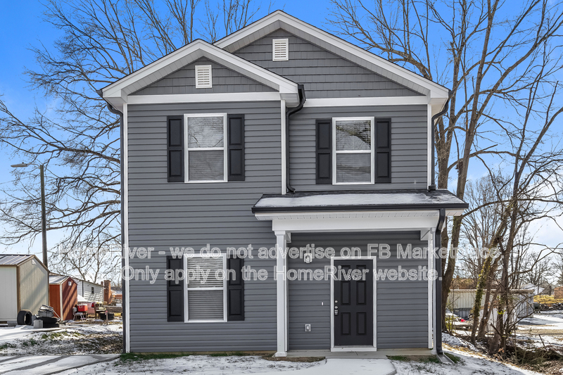 Burlington House: 817 Chandler Ave