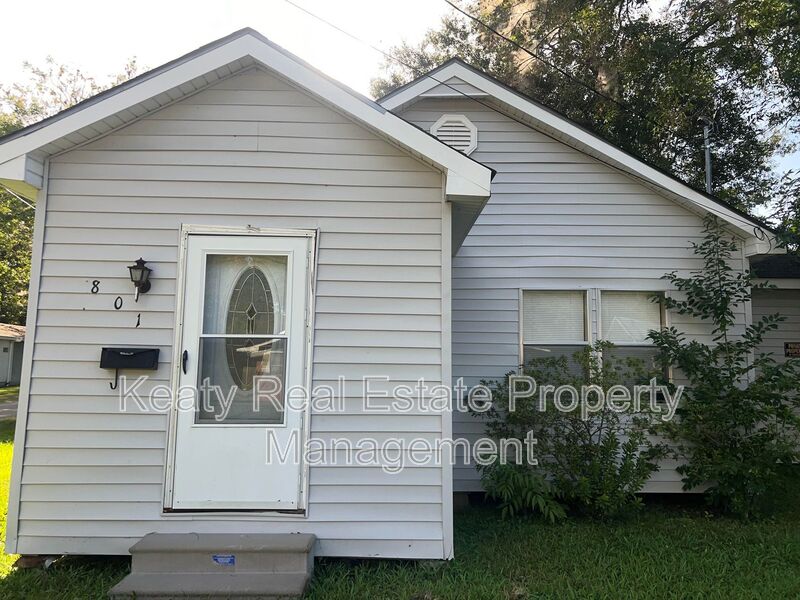 Abbeville House: 801 S East Street