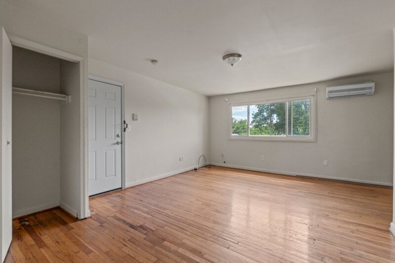 Baltimore House: 3016 Dupont Ave