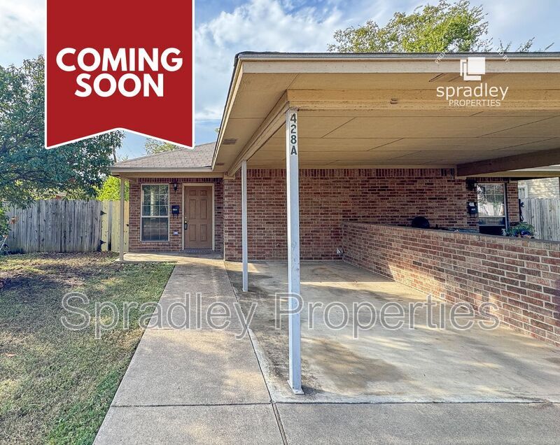 Belton Townhome: 428A N Wall St