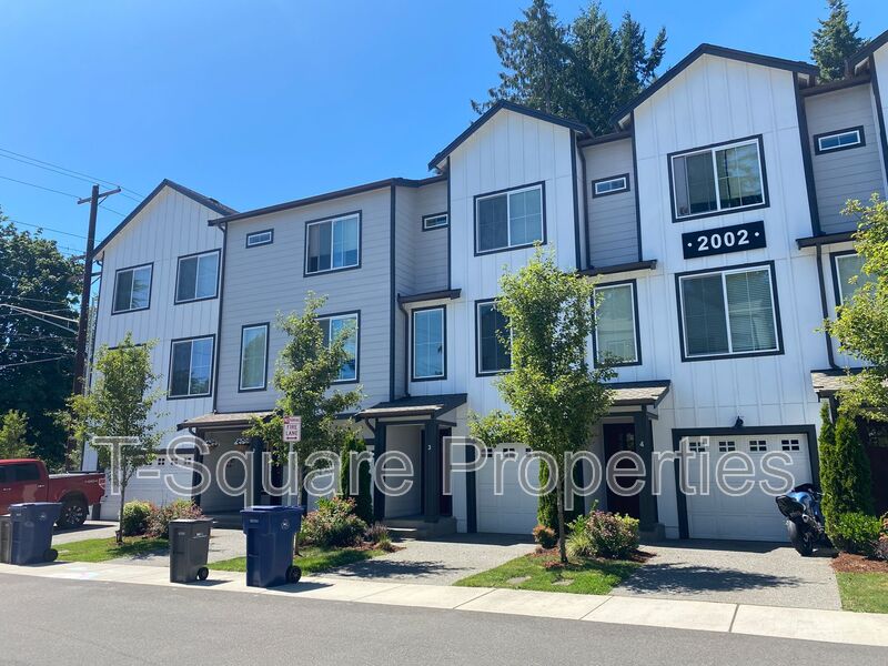 Lake Stevens Townhome: 2002 101st Ave SE