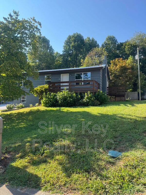 Athens House: 1603 Hutsell Drive