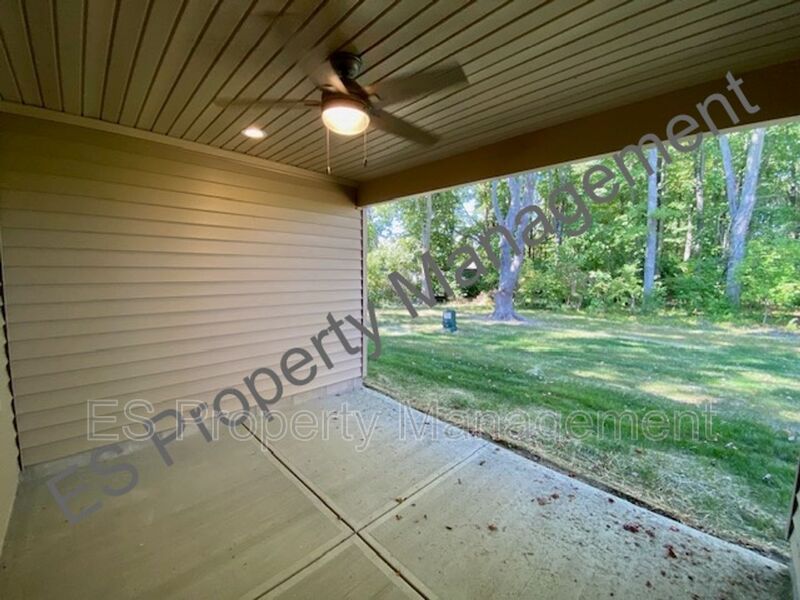 AVAILABLE 2/21/2025 3 Bedroom 2 Bath Ranch Duplex - Photo 24