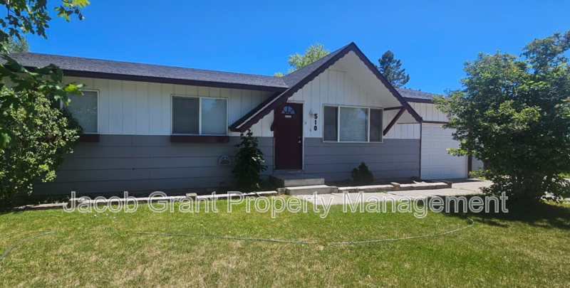 Idaho Falls House: 510 N Bob O Link Dr
