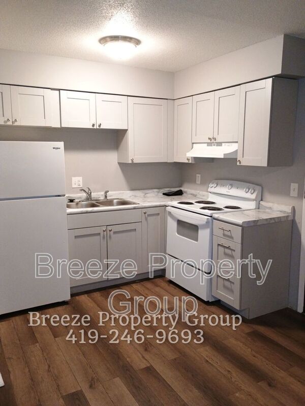 Toledo House: 4912 Douglas