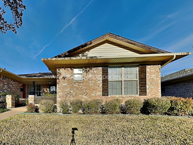 Dallas Condo: 8322 Lullwater Dr