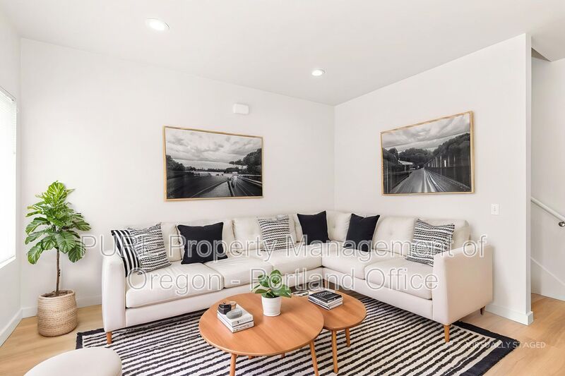Portland Townhome: 6786 N McKenna