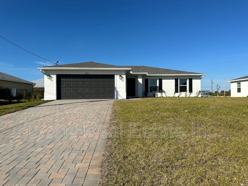 Cape Coral House: 2604 NW 8th Pl