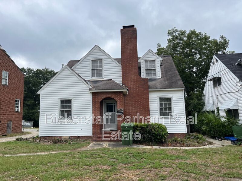 Columbus House: 2928 Howard Avenue