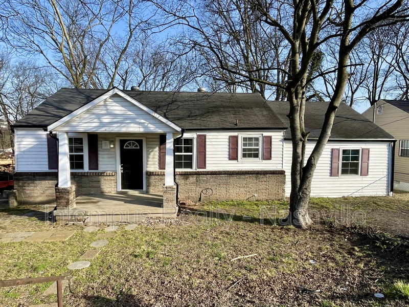 Nashville House: 109 W Trinity Ln