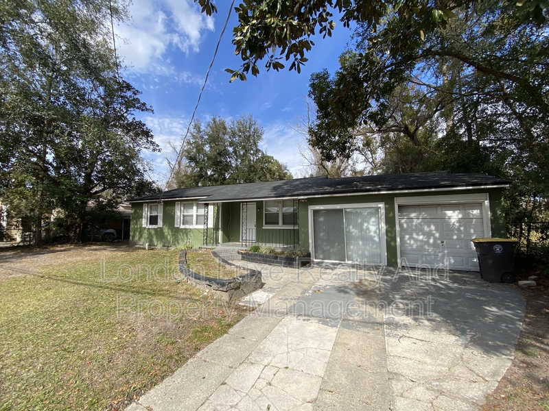 Jacksonville House: 5503 Royce Avenue