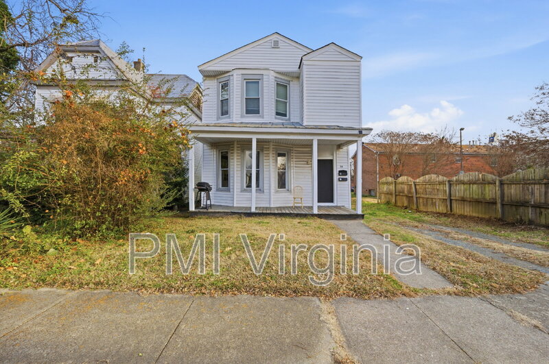 Newport News Condo: 36 Cedar Avenue