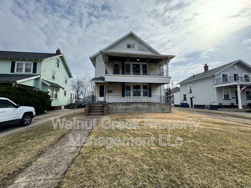 Lorain House: 839 - 841 Allison Ave