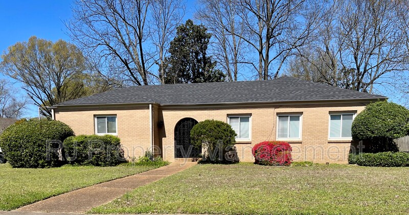 Memphis House: 5368 Scottsdale Ave