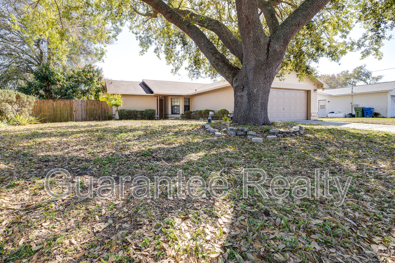 Winter Haven House: 1611 High Point Court Southwest