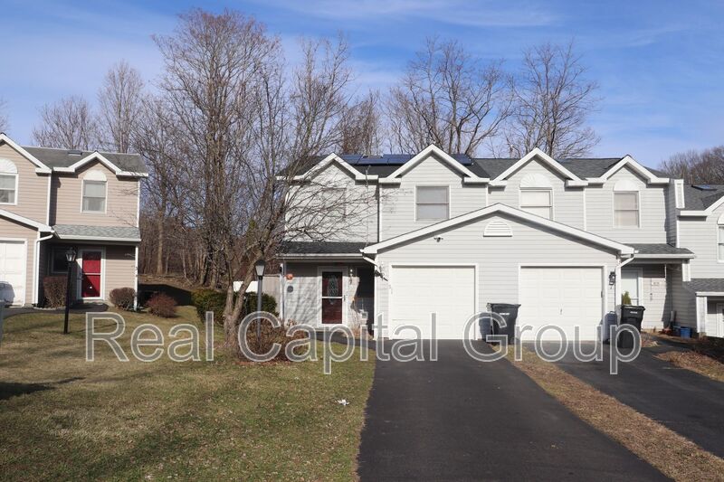 Troy House: 5 Cheryl Ct