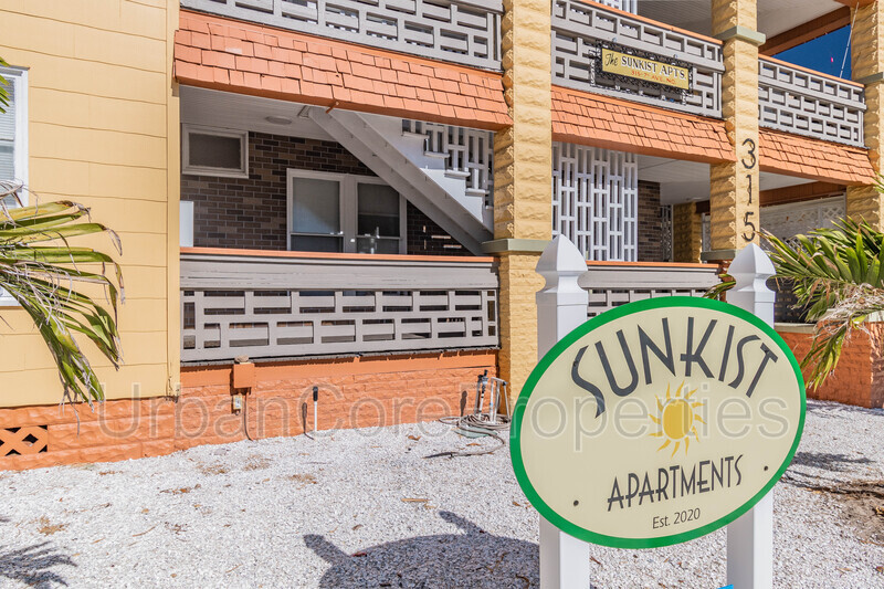 St. Petersburg Condo: 315 7th Ave N
