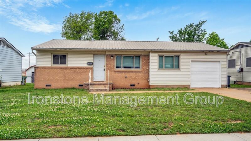 Tulsa House: 4956 S Maybelle Avenue