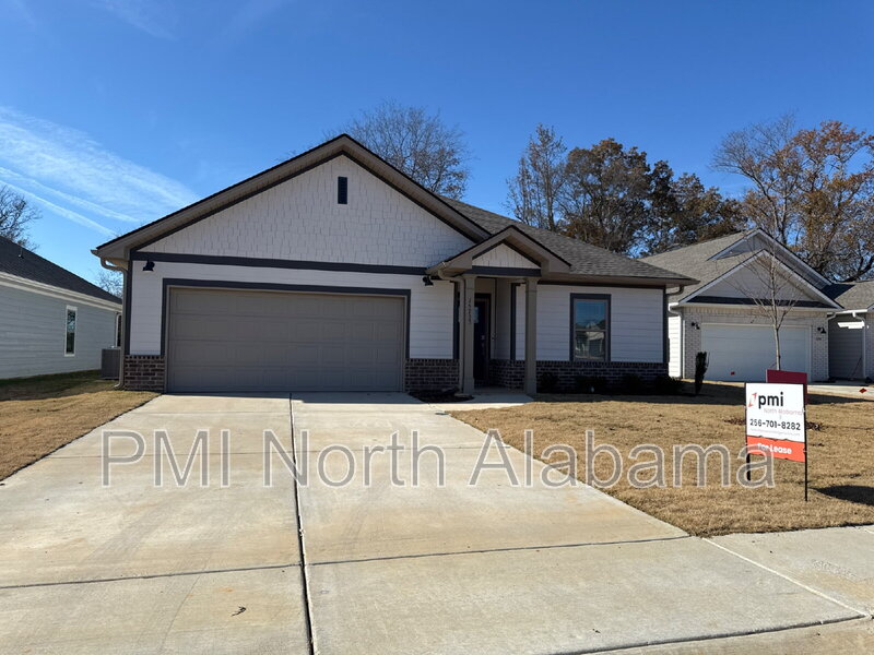 Athens House: 15733 Ruthie Lynn Drive