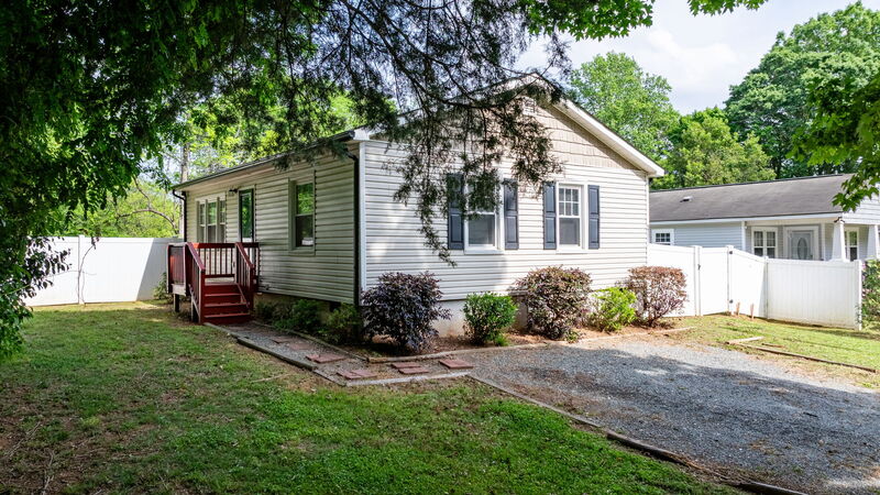 Charlotte House: 2805 McCombs Street