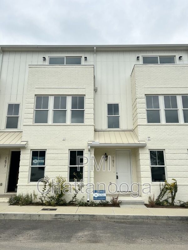 Chattanooga House: 1671 Adams Street