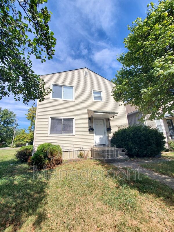 Columbus House: 2822 E 5th Ave