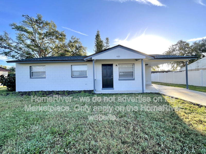 Eagle Lake House: 930 N 10th St