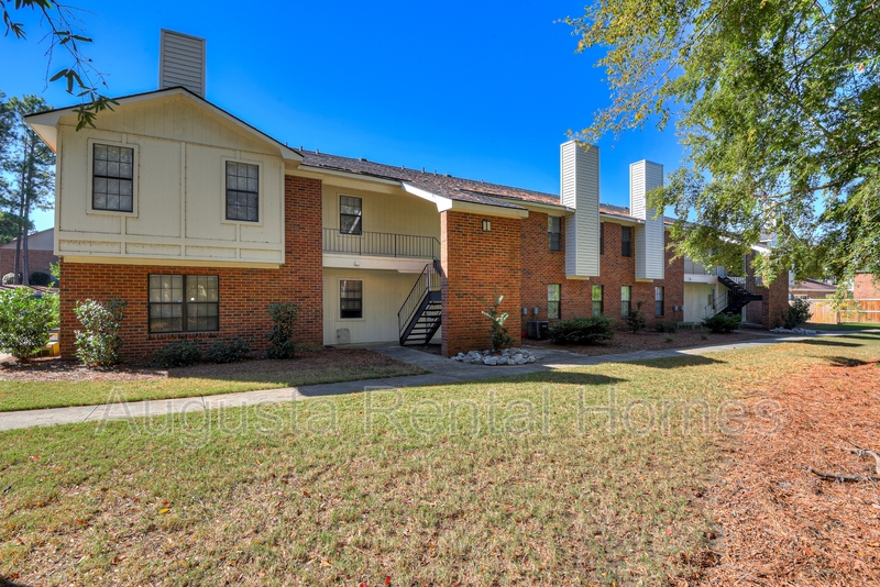 Augusta Condo: 2515 Center West Parkway - 1L