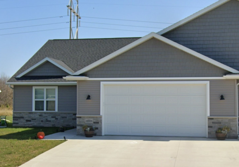 Appleton Condo: 4602/4604 North Cherryvale Avenue - 4604