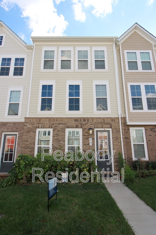 Gainesville Townhome: 6707 Upland Manor Dr