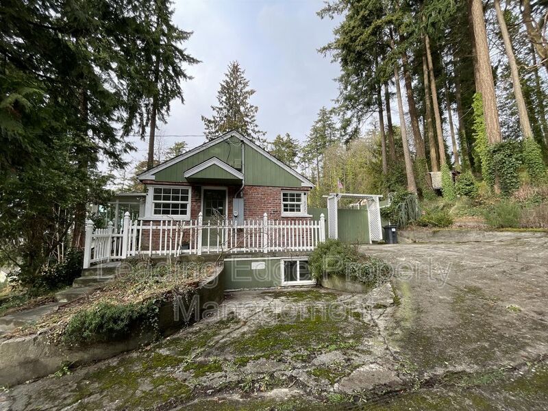 Request a Viewing for 1600 Blodgett Road Tenant Turner