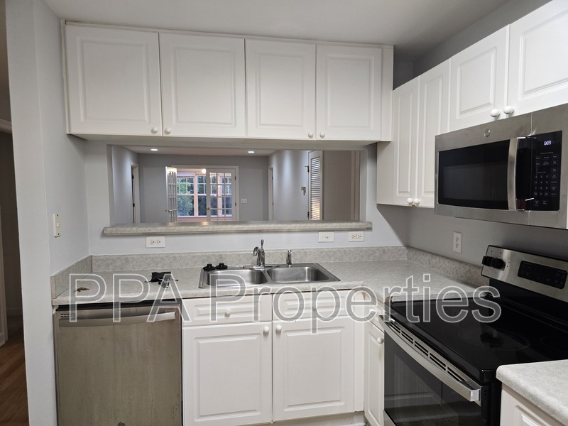 Durham Condo: 929 Morreene Rd