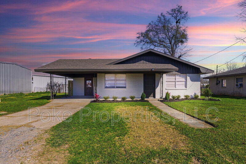 Sulphur House: 628 Urban Street