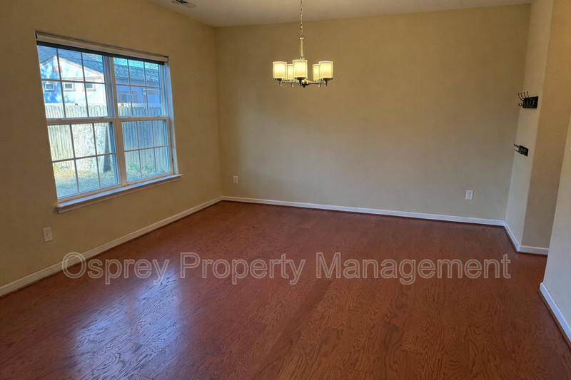 Modern 4BR Norfolk Home with Open Layout "ASK ABOUT OUR ZERO DEPOSIT" - Photo 10
