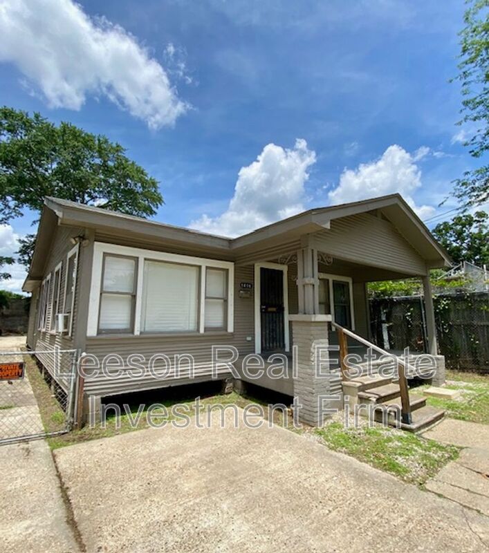 Shreveport House: 1416 Natalie Street