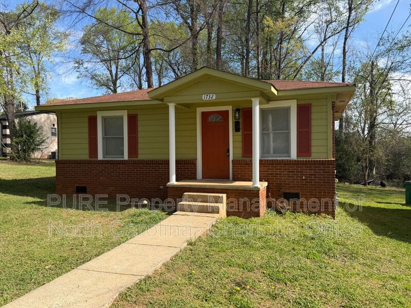 Charlotte House: 1732 Newland Rd