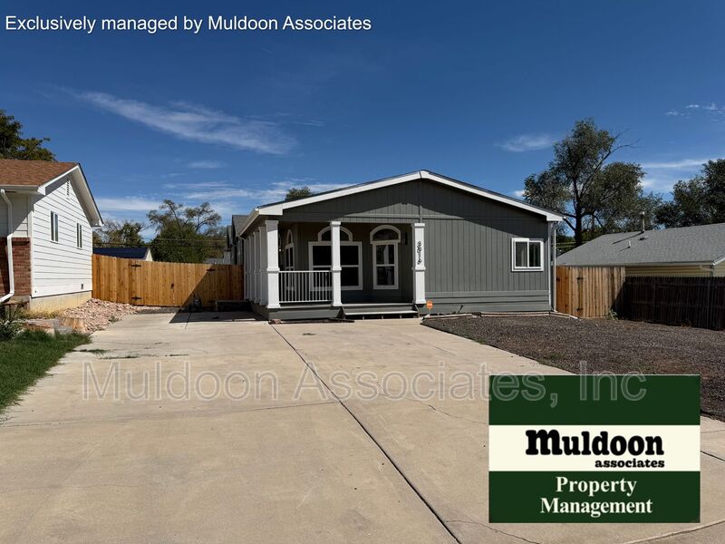 Pueblo House: 3016 Withers Ave