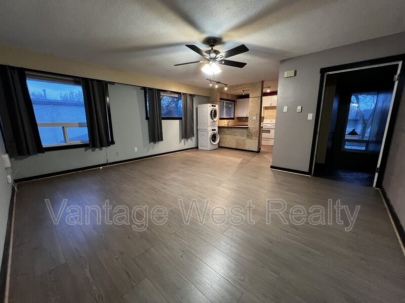 Kelowna Condo: 16-1292 Lawrence Ave