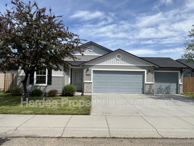 Boise House: 8228 W Snohomish St