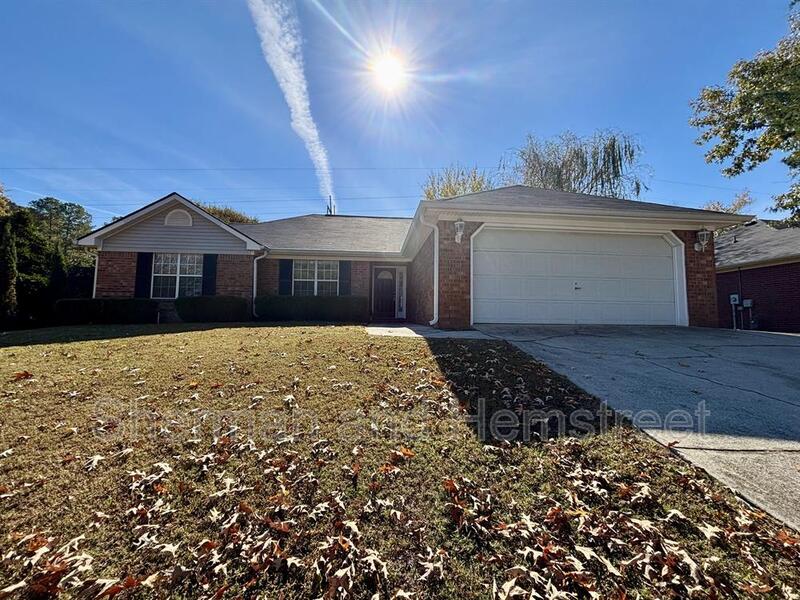 Evans House: 666 Wellington Drive