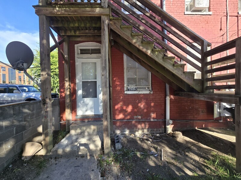 Richmond Condo: 217 E Leigh St